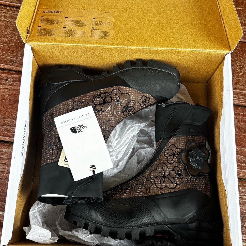 The North Face X Cecilie Bahnsen Waterproof Hiking Boots - Picture 6 of 7